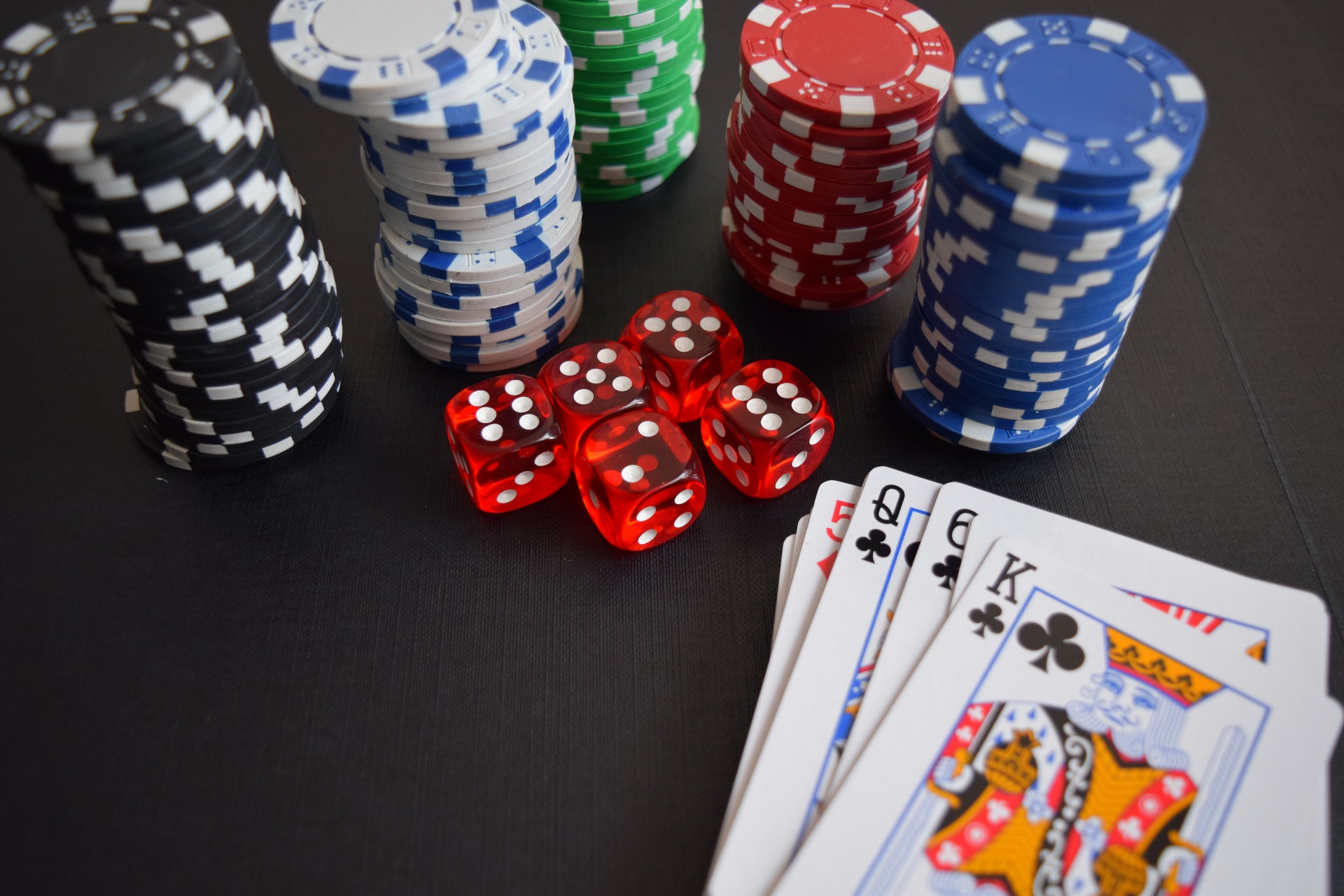 Things to Consider to Find a Reliable Online Casino